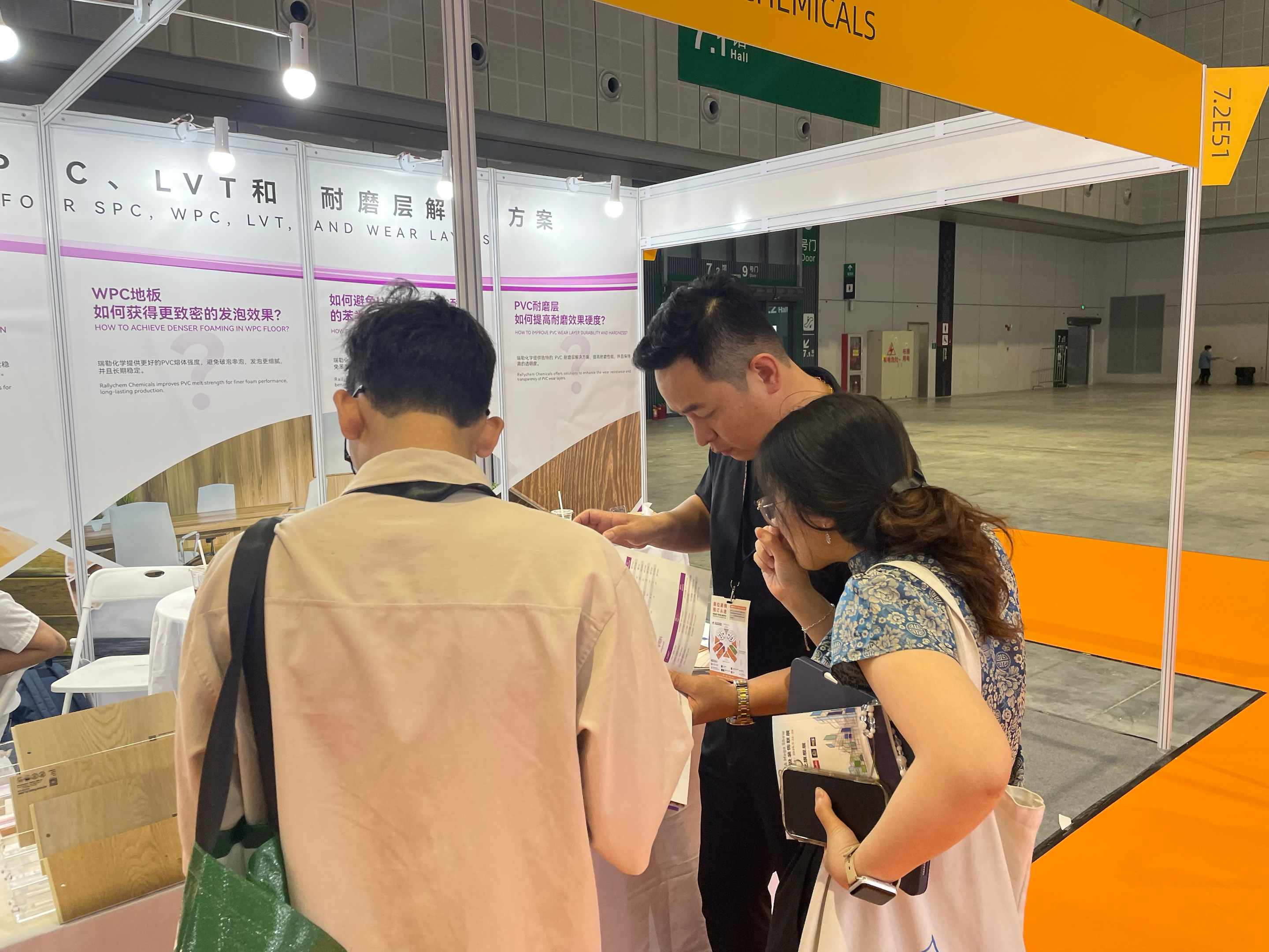 Customer discussion at the Rallychem DOMOTEX booth-01.jpg