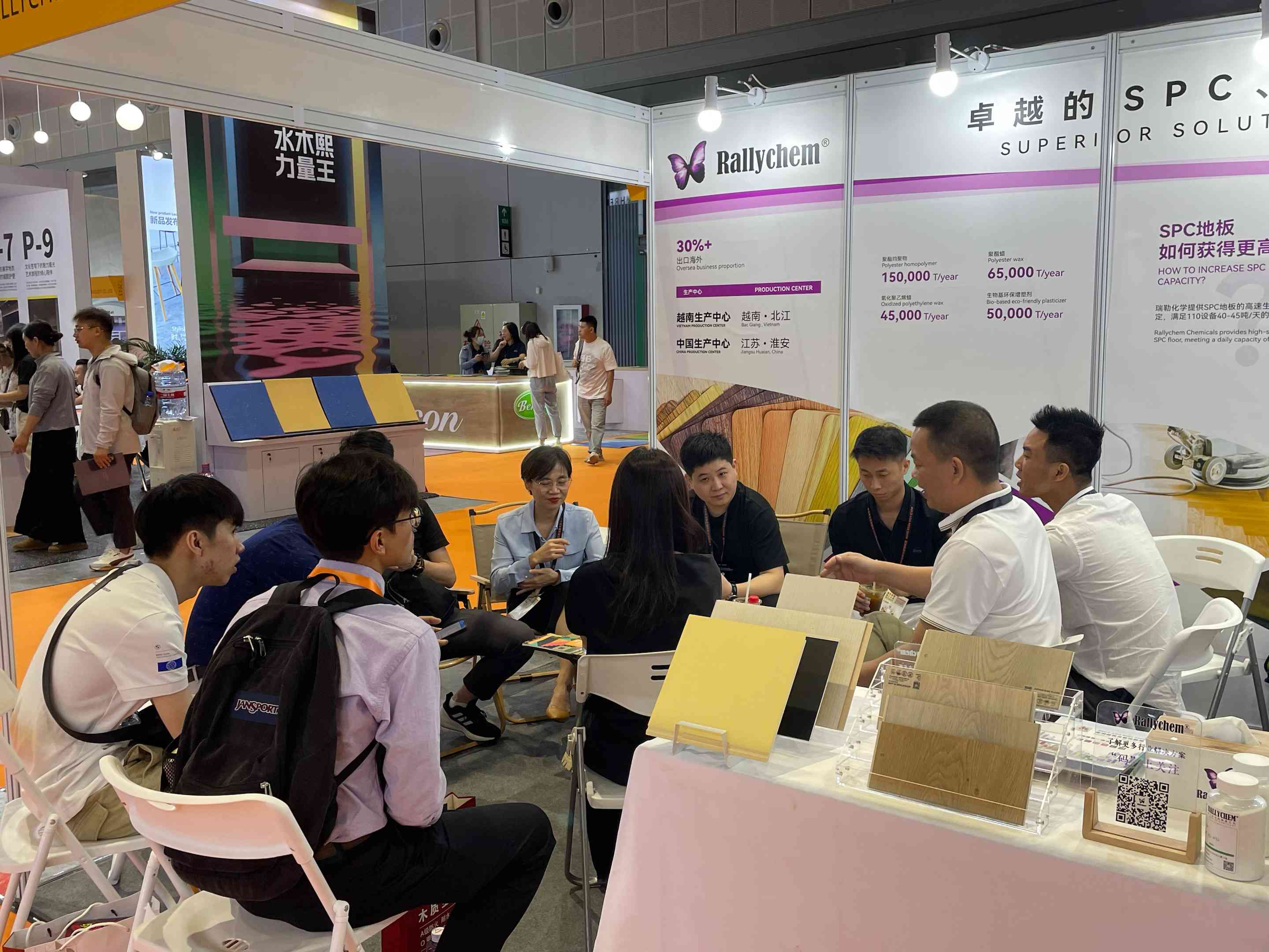 Customer discussion at the Rallychem DOMOTEX booth-04.jpg